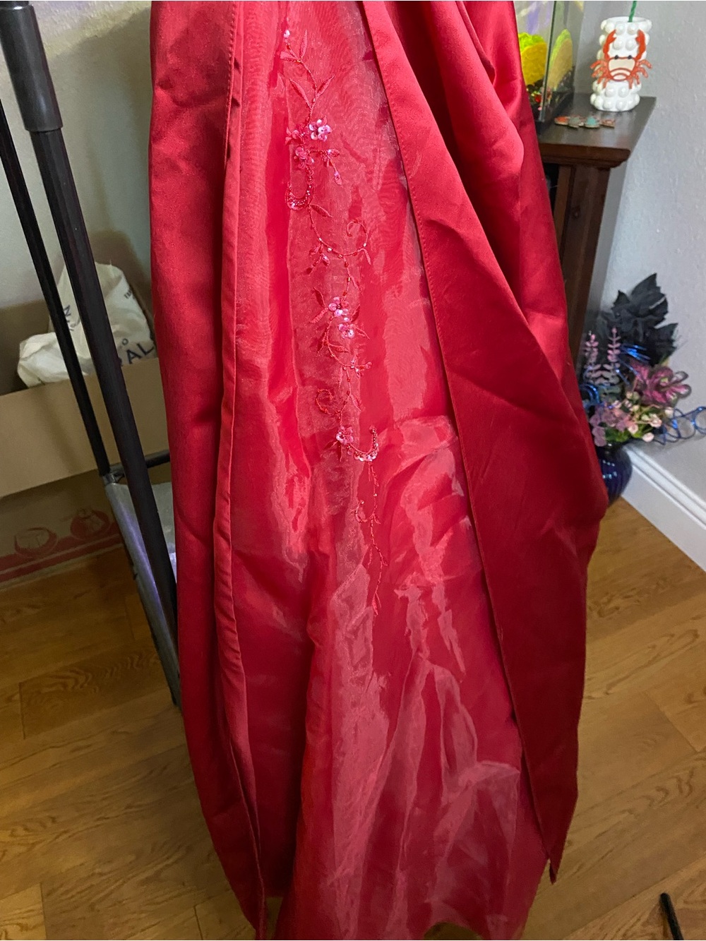 David's Bridal Strapless Satin Gown in Deep Red - Picture 4 of 11